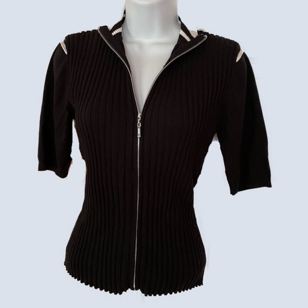 DKNY Golf zipped up top